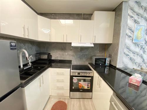 Cozy Studio Apartment Discovery Gardens Building 91 Near Metro Fully Furnished By al sarya Holiday Homes, Dubai (photo 8)