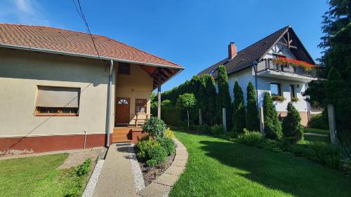Holiday home in Balatonvilagos 31292 - image 8