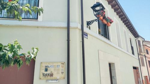 Casa Leo Encanto rural con gran terraza en La Puebla de Castro in La Puebla De Castro