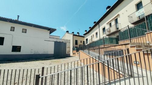 Casa Leo Encanto rural con gran terraza en La Puebla de Castro in La Puebla De Castro
