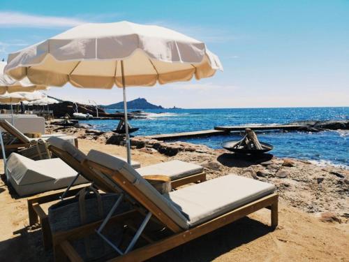 Grand studio avec terrasse pres de la mer near Chez tata