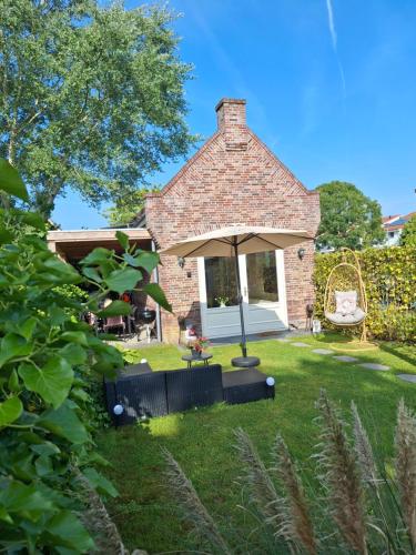 Huisje Suus, inclusief jacuzzi, kano en kajak in Broek Op Langedijk