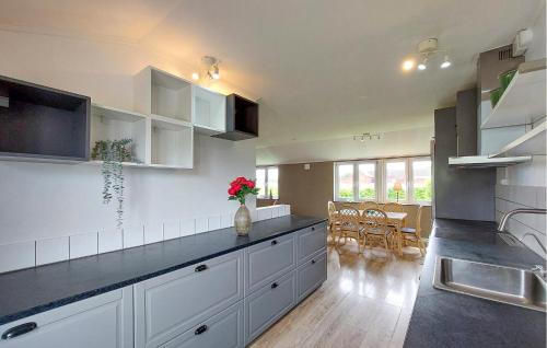virtuve, 2 Bedroom Beautiful Home In Fleninge - S12280 in Fleninge