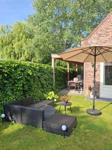 Huisje Suus, inclusief jacuzzi, kano en kajak in Broek Op Langedijk