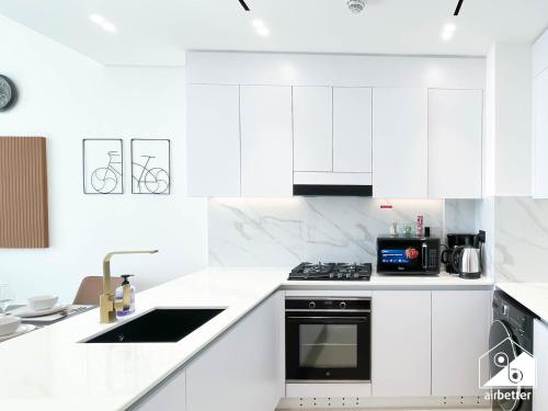 Cozy Luxury l1BR Apartment in Binghatti Amber, Dubai (Foto 8)