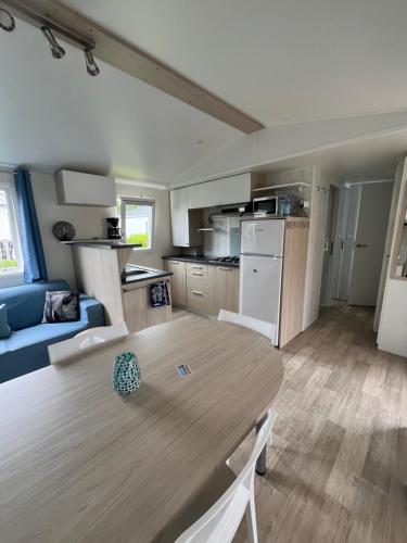 Mobil home confort XL, camping HOMAIR "la pommeraie", piscine et océan, concarneau et pont aven (Mobil home confort XL, camping HOMAIR "la pommeraie", piscine et ocean, concarneau et pont aven) in Tregunc