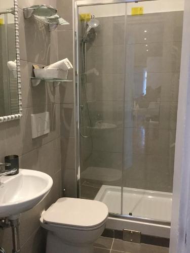 Double Room with Private External Bathroom image 2