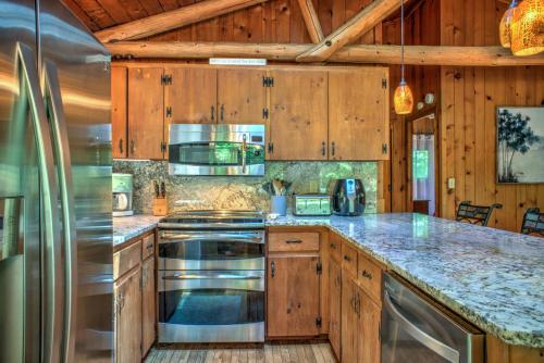 Hoot on the Hill By Carolina Mornings in 威弗維爾 (NC)