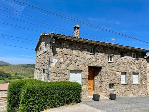 Apartamentos Pico Almanzor in Hoyos del Espino