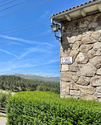 Apartamentos Pico Almanzor in Hoyos del Espino