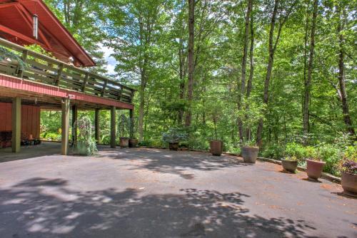 Hoot on the Hill By Carolina Mornings in 威弗維爾 (NC)