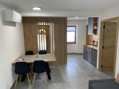 köök, Apartmaji SOČA (Apartmaji SOCA) in Most na Soci