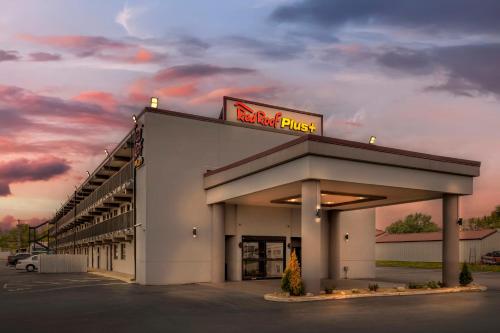 ทัศนียภาพภายนอกโรงแรม, Red Roof Inn Bourbonnais in บูร์บอนเนส์ (IL)