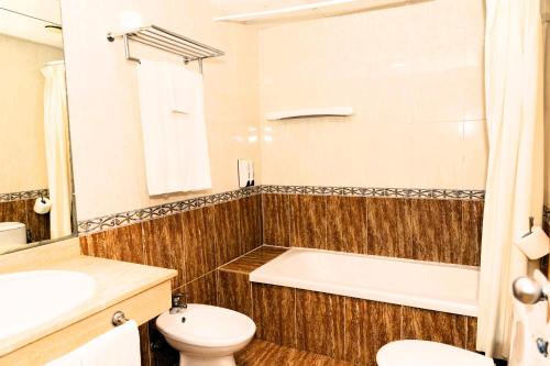 Sol y Sombra - image 7