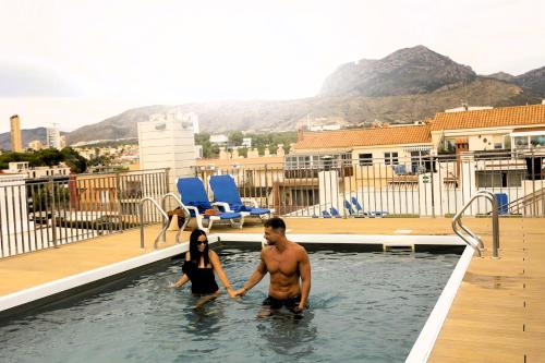 Pandangan, Sol y Sombra in Playa de Poniente