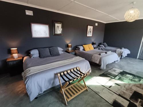 1 king bed, 1 double bed, 1 twin bed