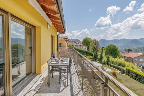 Lake & Whispers - Among Lake Como and Switzerland in San Fedele Intelvi
