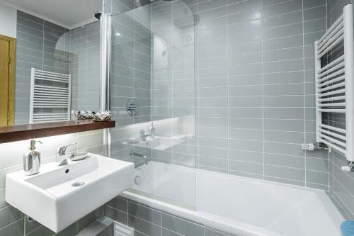 LV Premier Apartments Baixa- PR - image 11
