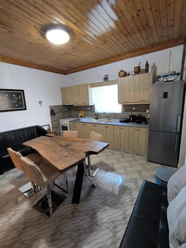 VILLA PORTIANOU in Nea Koutali