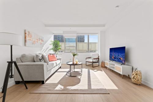 Stylish LA Getaway near Downtown - Prime Location on Wilshire Blvd! in Los Angeles, USA