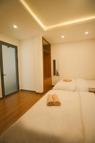 2 double beds