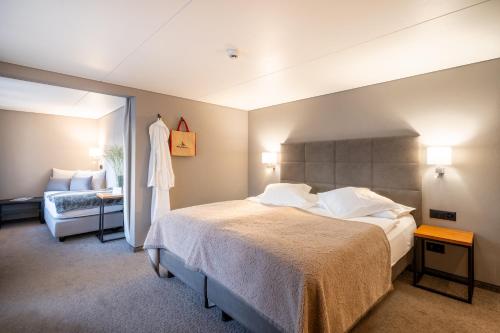 Junior Suite with Matterhorn View image 2