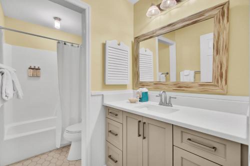 Sandpiper Court 14 by Wild Dunes, with Amenities in Isle of Palms, USA
