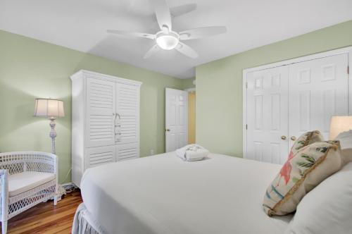 Sandpiper Court 14 by Wild Dunes, with Amenities in Isle of Palms, USA