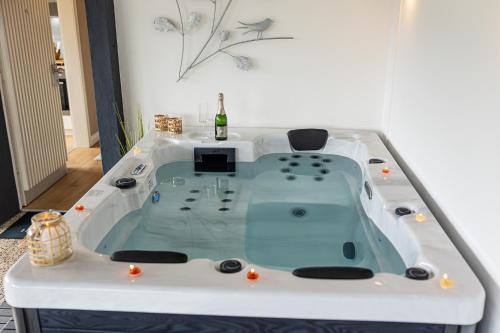 Hot tub, Julchen's Landhaus in Hamm (Bitburg-Prum)