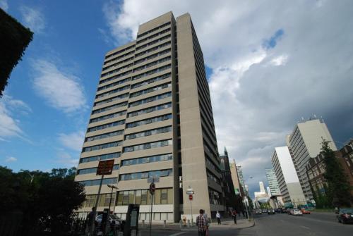 Tartu College Student Residence – khách sạn tại Trường Đại Học Toronto