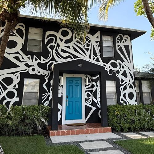5BD 3BA - Black&White ArtBNB - Antique Row WPB