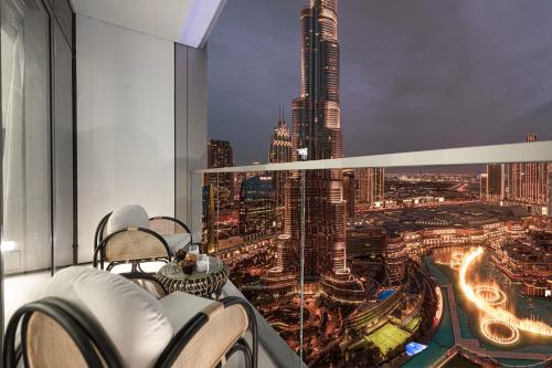 Luxury 2BR Burj Fountain View Walk to Dubai Mall, Dubái