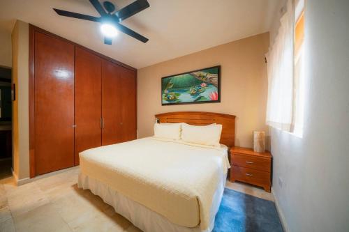 2 BR Condo for 8 Guests - Only 5 Min Walk to Beach - At Playacar, Chac Ha Condos in Playa del Carmen, Mexico