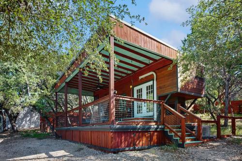 Chimney Rock Tiny Home in Canyon Lake, USA