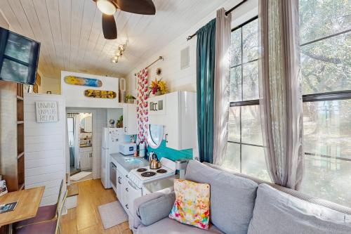 Chimney Rock Tiny Home in Canyon Lake, USA