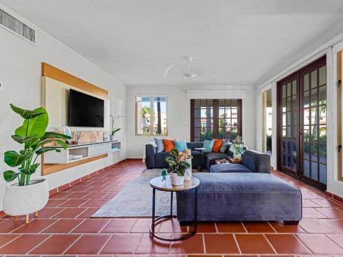 Villa Quenepa at Lakeside Villas in เบกา อัลตา