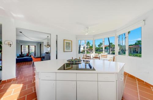 Villa Quenepa at Lakeside Villas in เบกา อัลตา