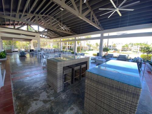 Villa Quenepa at Lakeside Villas in เบกา อัลตา