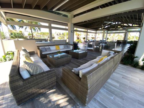 Villa Quenepa at Lakeside Villas in เบกา อัลตา