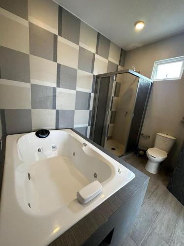 House in Teques Rooftop with view and pool for 15, Tequesquitengo (foto 7)
