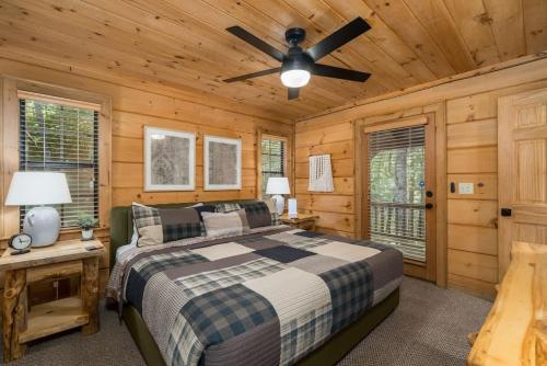 Peaceful Secluded Cabin, ASKA in Blue Ridge, USA
