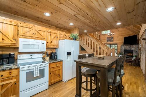 Peaceful Secluded Cabin, ASKA in Blue Ridge, USA