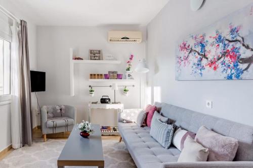 Psirri Artistic Rooftop Apartment with Acropolis View