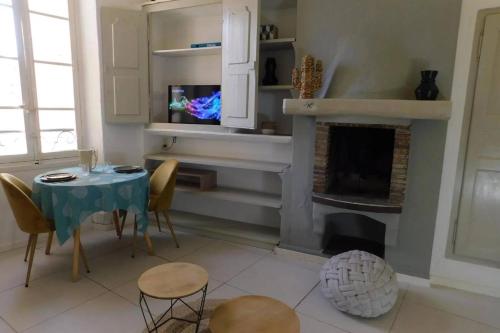 Attrezzature e servizi, VINTAGE -Cosy nid douillet Vieil Antibes- Idéal couple (VINTAGE -Cosy nid douillet Vieil Antibes- Ideal couple) in Maure