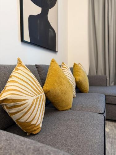 Canal View 1BR - Business Bay - Fully Furnished - image 5