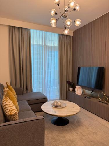 Canal View 1BR - Business Bay - Fully Furnished - image 13