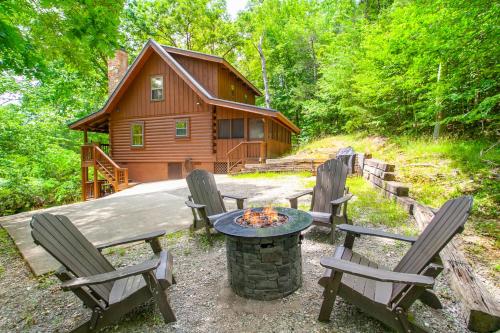 Secluded yet Close 2 All Hot Tub Pet-friendly