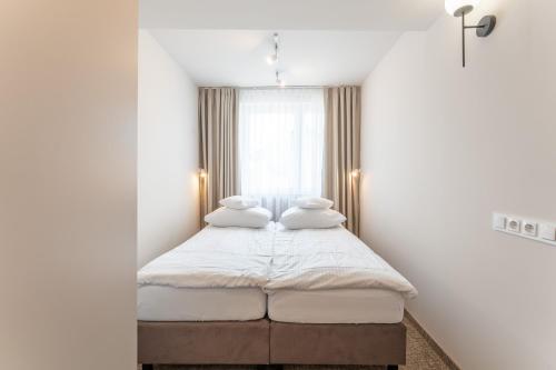 2 twin beds