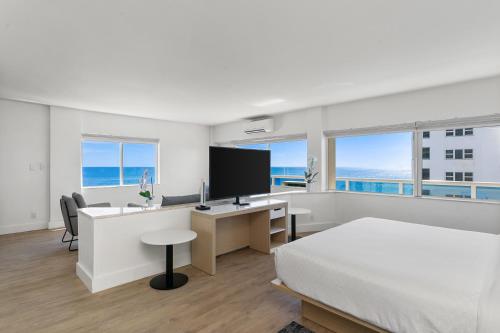 King Suite with Ocean View image 4