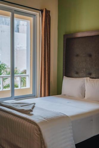 Deluxe Double Room with Two Double Beds image 3